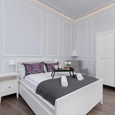 Perla Starego Miasta Kamienica Czapskich By Noclegi Renters Krakau Exterior foto