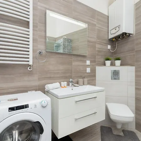 Perla Starego Miasta Kamienica Czapskich By Noclegi Renters Krakau Exterior foto